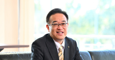 写真：酒井市長