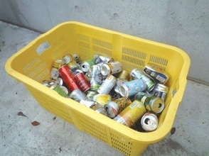 写真：集合住宅の場合（缶）