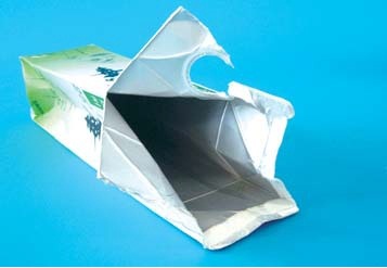 写真：アルミコーティングされた紙パック