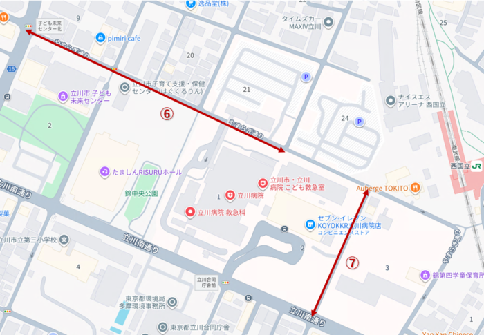 「普通自転車歩道通行可」の標識が設置されている道路