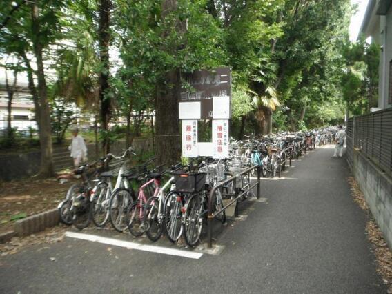 写真：玉川上水駅第二自転車駐車場