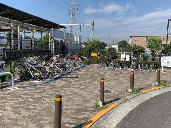 写真：西武立川駅北口臨時有料路上自転車駐車場