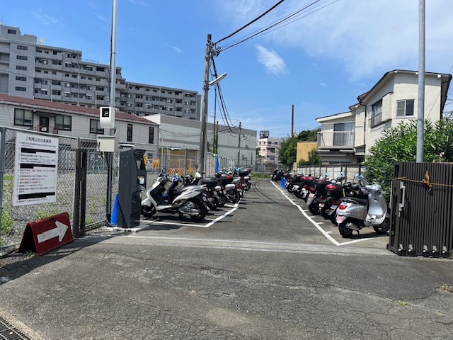 写真：自転車等駐車場入口