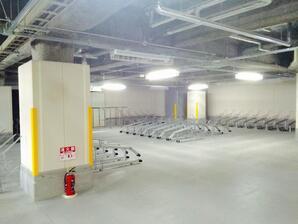 写真：西地区有料自転車駐車場場内