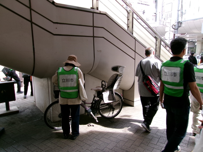 写真：クリーンキャンペーンの様子1