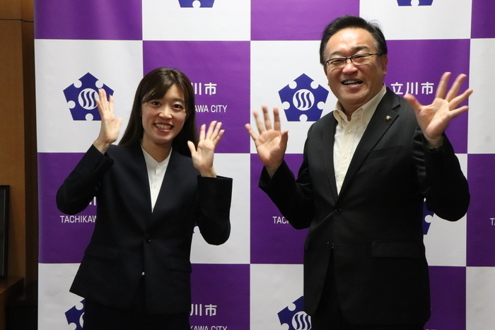 岡田海緒選手と酒井市長