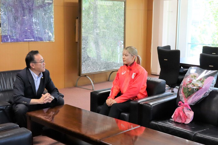 酒井市長との歓談の様子