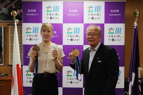 写真：表敬訪問の様子2