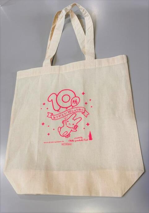 写真：ノベルティのトートバッグ