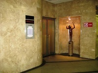 写真：ホール入口