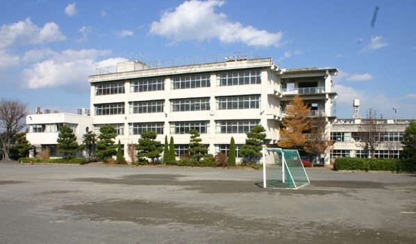 写真：旧多摩川小学校外観