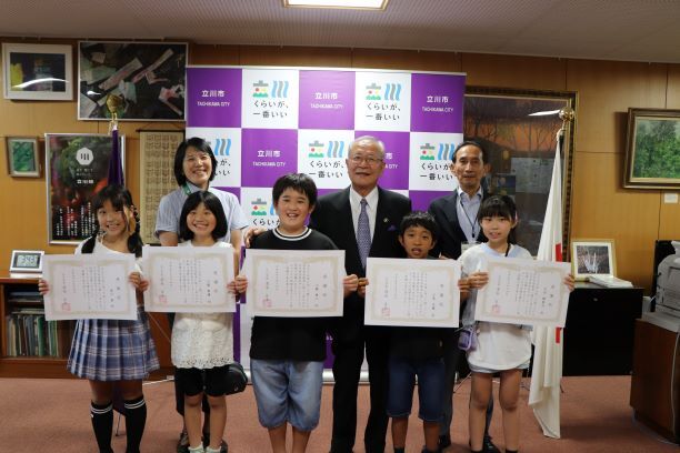 写真：感謝状贈呈