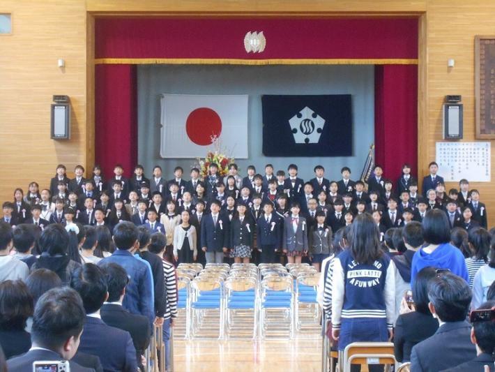 写真：けやき台小学校の卒業式2