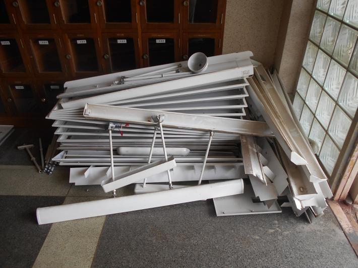 写真：電気設備の機器