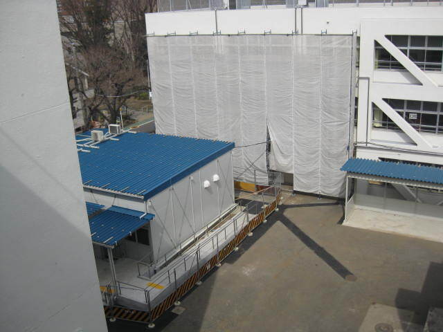 写真：特別支援教室キラリを配置する仮設校舎（完成）