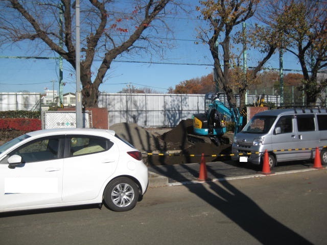 写真：校庭南東側に新たに設ける工事車両出入口