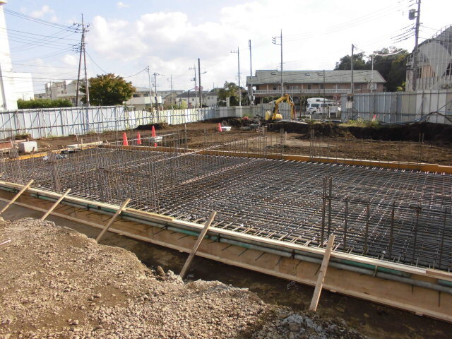 写真：屋外倉庫工事の様子