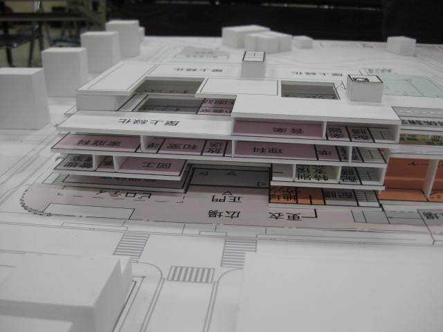 写真：北側道路から見た模型