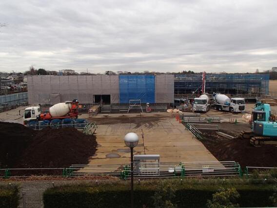 写真：躯体工事、コンクリート工事、外装工事の様子