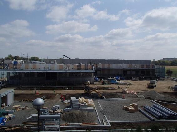 写真：4月3日時点外装仕上げ工事