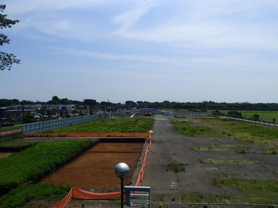 写真：仮囲い設置の様子