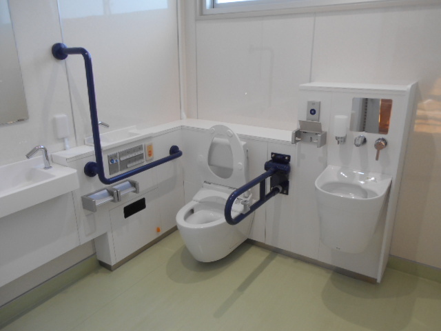 写真：だれでもトイレ