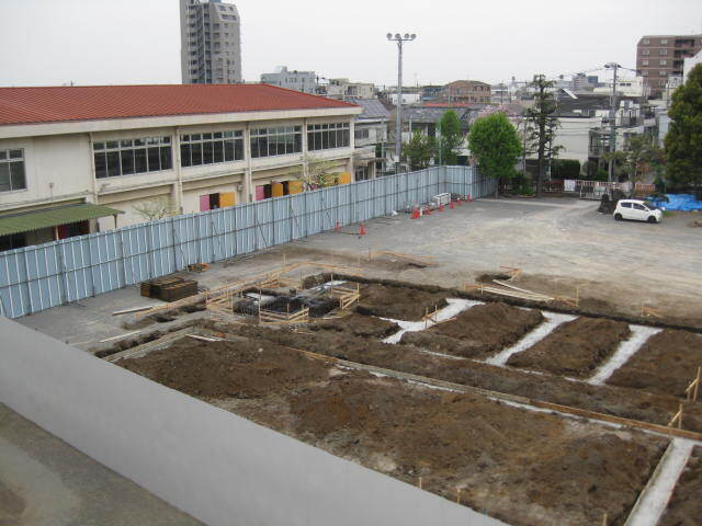 写真：仮囲いの設置