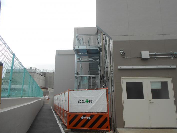 写真：非常用の外階段