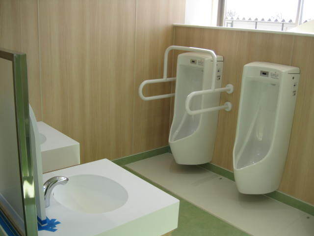 写真：男子トイレ