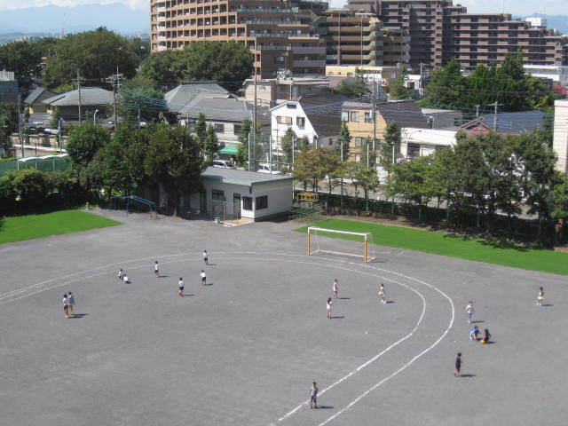 写真：上から見た第六小学校