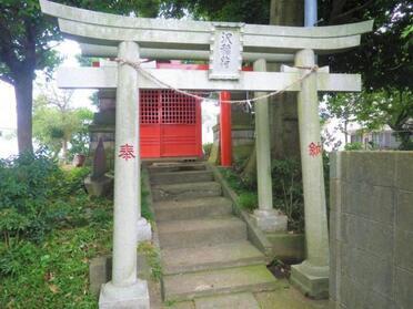 写真：沢の稲荷全景