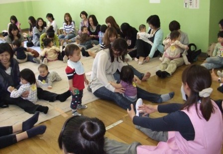 写真：保育園との共催講座の様子