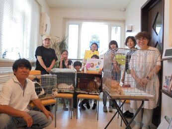 写真：来場した方と子どもたち