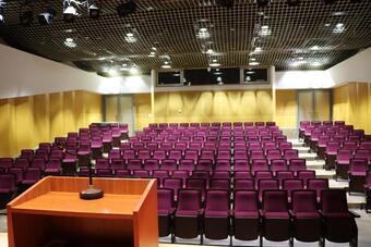 写真：女性総合センターアイムホール