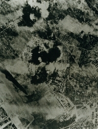 写真：立川飛行場空襲