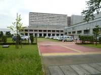 写真：本庁舎正面入口