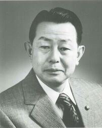 写真：第33代議長　小町　幹夫