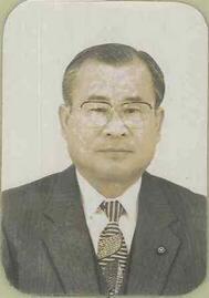 写真：41代副議長　白飯　磊三