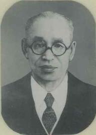 写真：7代副議長　鈴木　辰三