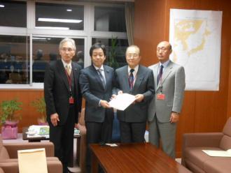 写真：関係省庁への要望活動の様子