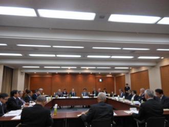 写真：建設運輸委員会の様子