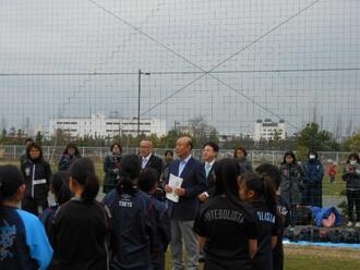写真：女子サッカー普及プロジェクトの様子