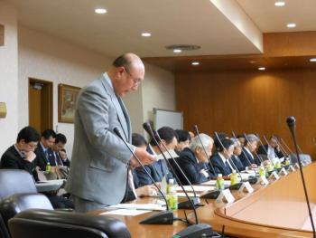 写真：臨時総会の様子