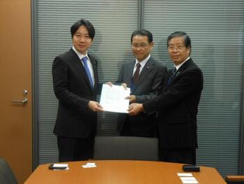 写真：全国競輪主催地議会議長会陳情活動の様子