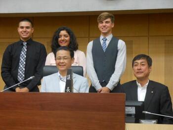 写真：サン・バーナディノ市交換留学生来訪の様子