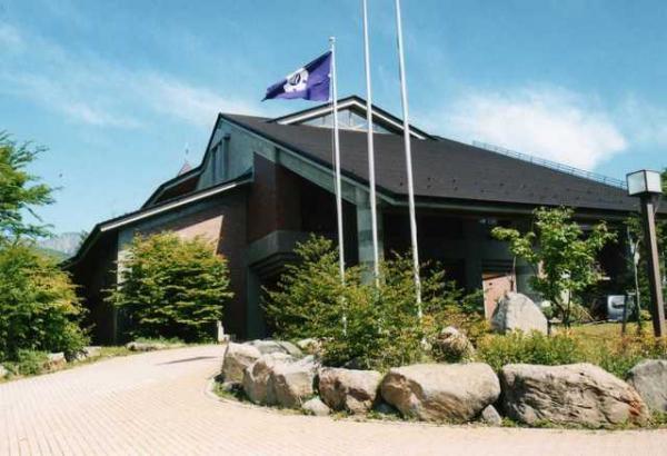 写真：八ヶ岳山荘本館入り口