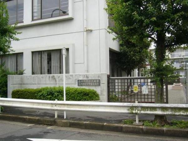 写真：松中学童保育所南側、松中小学校側の入り口