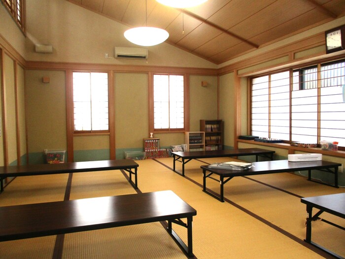 西砂学童保育所室内