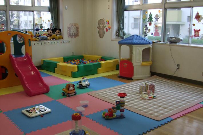 写真：子育てひろばの部屋