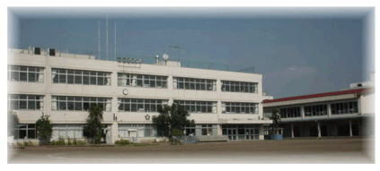 写真：立川市立第三小学校外観